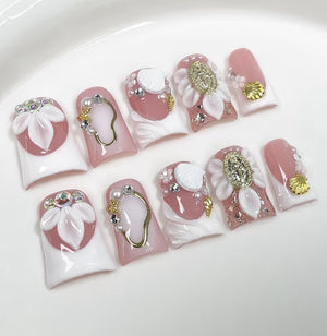 NP Queenly Press on Nails (White Floral)