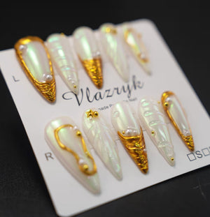 NP Queenly Press On Nails (GoldenLetto)